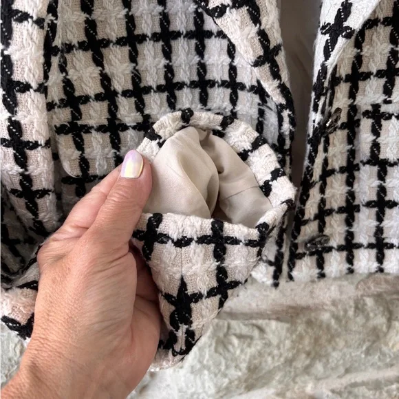 Cropped Tweed Jacket - Picture 5 of 10